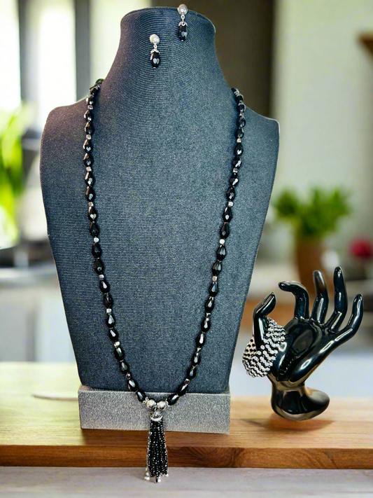 Midnight Chic II Neckpiece